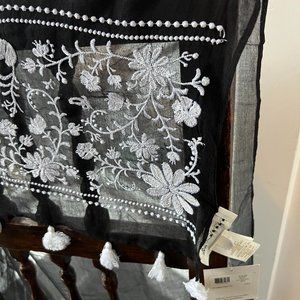NWT Kate Spade Black & White Embroidered Sheer Scarf